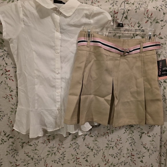 Chaps Girls Uniform Set - Picture 10 of 16